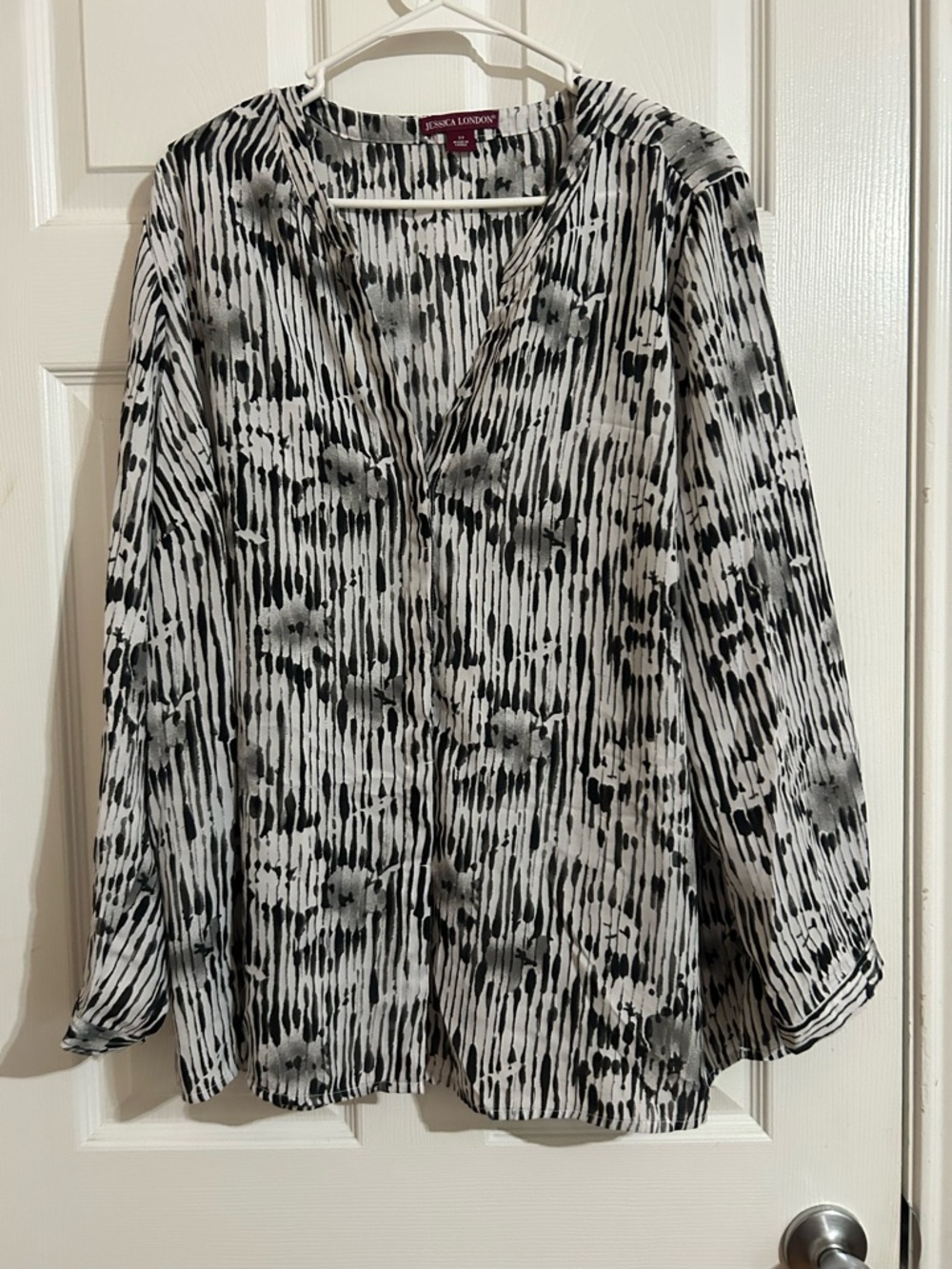 Jessica London Black & White Floral Stripe V-Neck Long Sleeve Blouse
